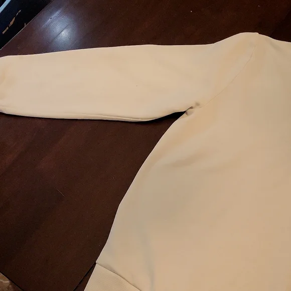 Calvin Klein - Picture 7 of 8